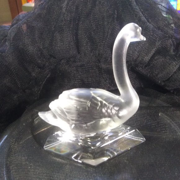 Goebel Swan Frosted Lead Crystal Figurine Paperweight very polished bottom - Picture 4 of 14